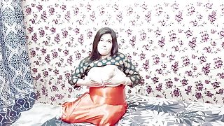 Beautiful Indian Bhabhi Showcasing Big Baps With Dirty Hindi Talks